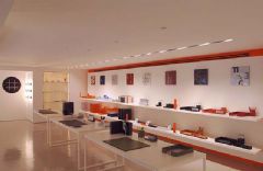 米蘭旗艦店時尚設(shè)計展示現(xiàn)代展廳裝修圖片