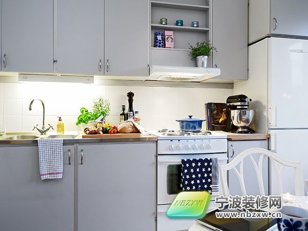簡(jiǎn)約廚房裝修圖片