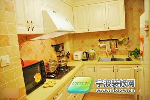 現(xiàn)代廚房裝修圖片