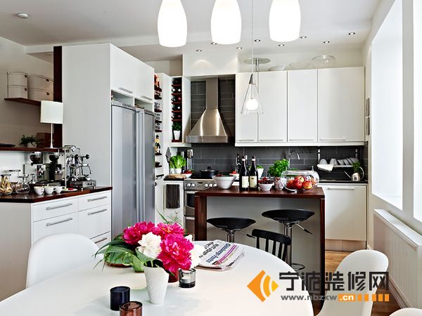 簡(jiǎn)約廚房裝修圖片