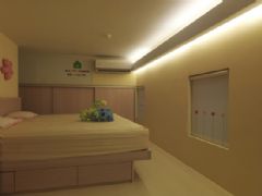 85平簡約復(fù)式公寓簡約臥室裝修圖片