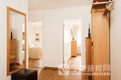 簡(jiǎn)約過(guò)道裝修圖片