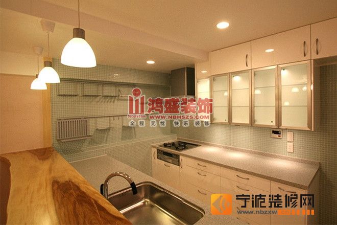 現(xiàn)代廚房裝修圖片