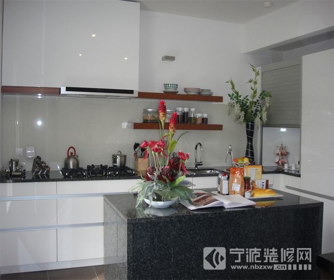 簡(jiǎn)約廚房裝修圖片
