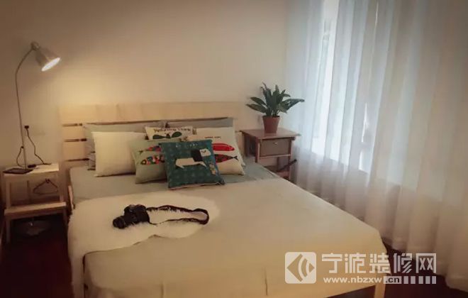 現(xiàn)代臥室裝修圖片