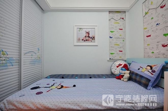 現代臥室裝修圖片